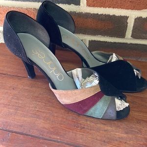 Vintage Adores 8M leather heals
